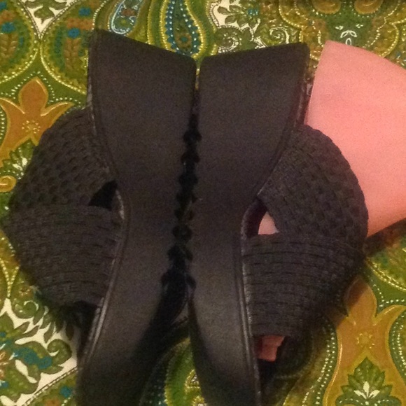 Soho Cobbler Black Woven Fabric Wedge Sandals 7M - Picture 3 of 4